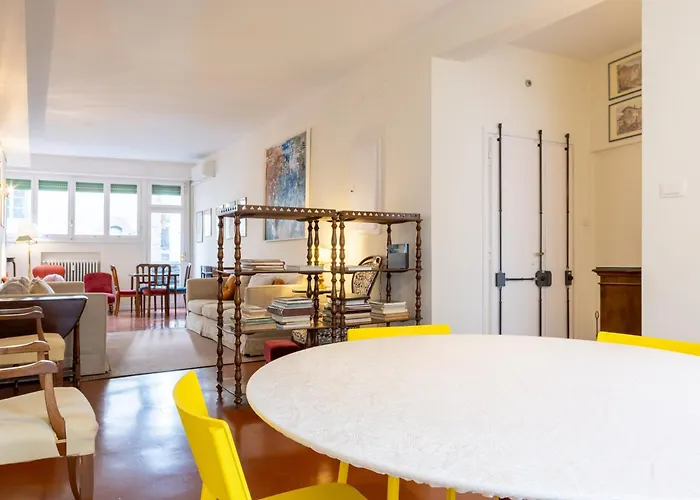 Pitti Deluxe Apartment